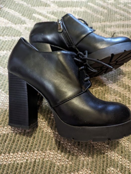 Ботильони жіночі розмір 39