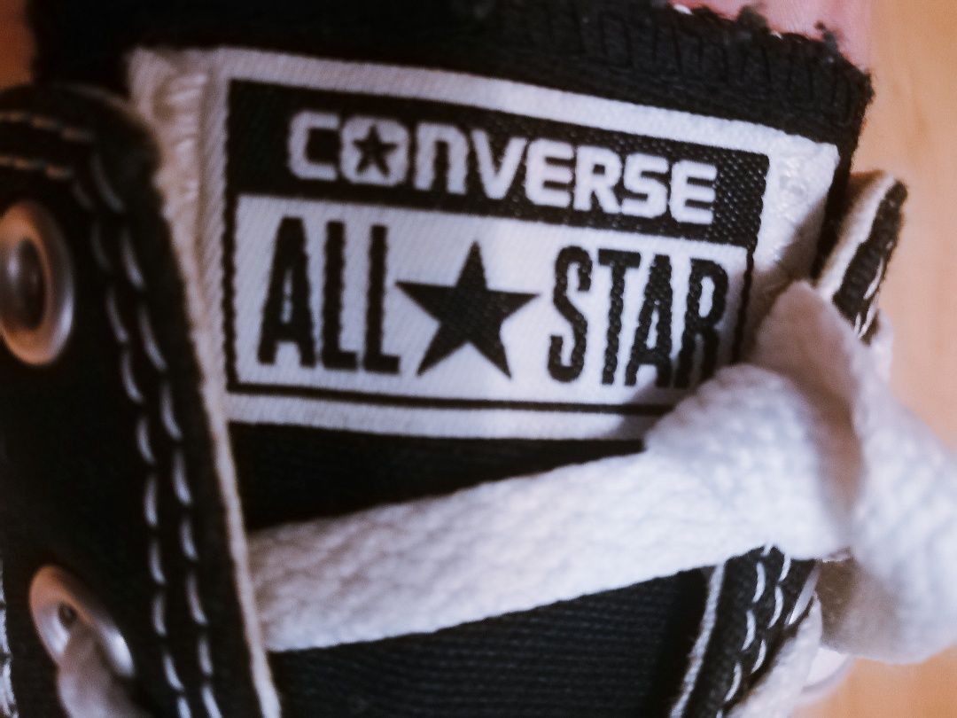 Czarne Converse trampki