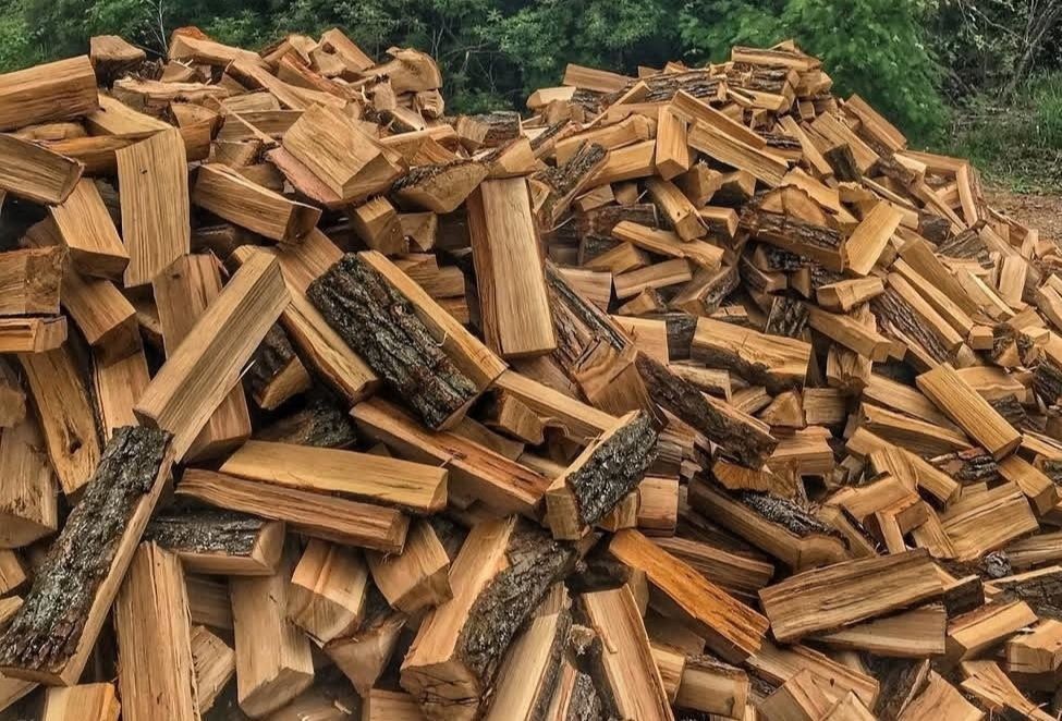 Дрова дуб без накруток. Прямий продаж. Укладено щільно. 10-12 м3