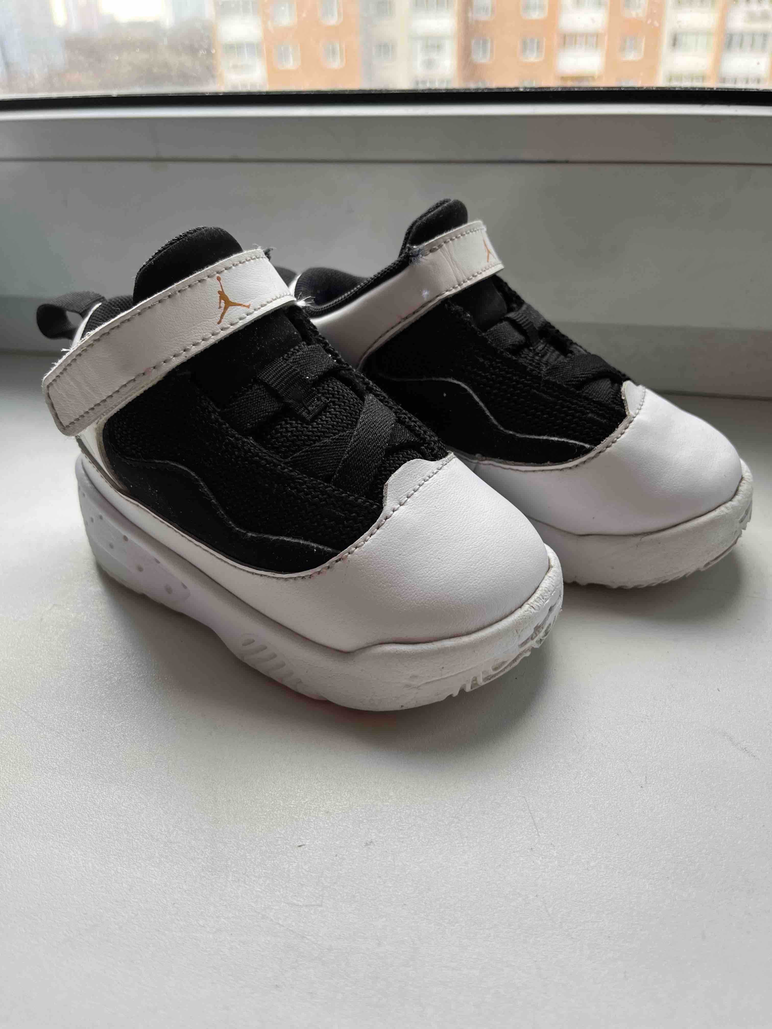 Продам детские кроссовки Jordan, размер 22