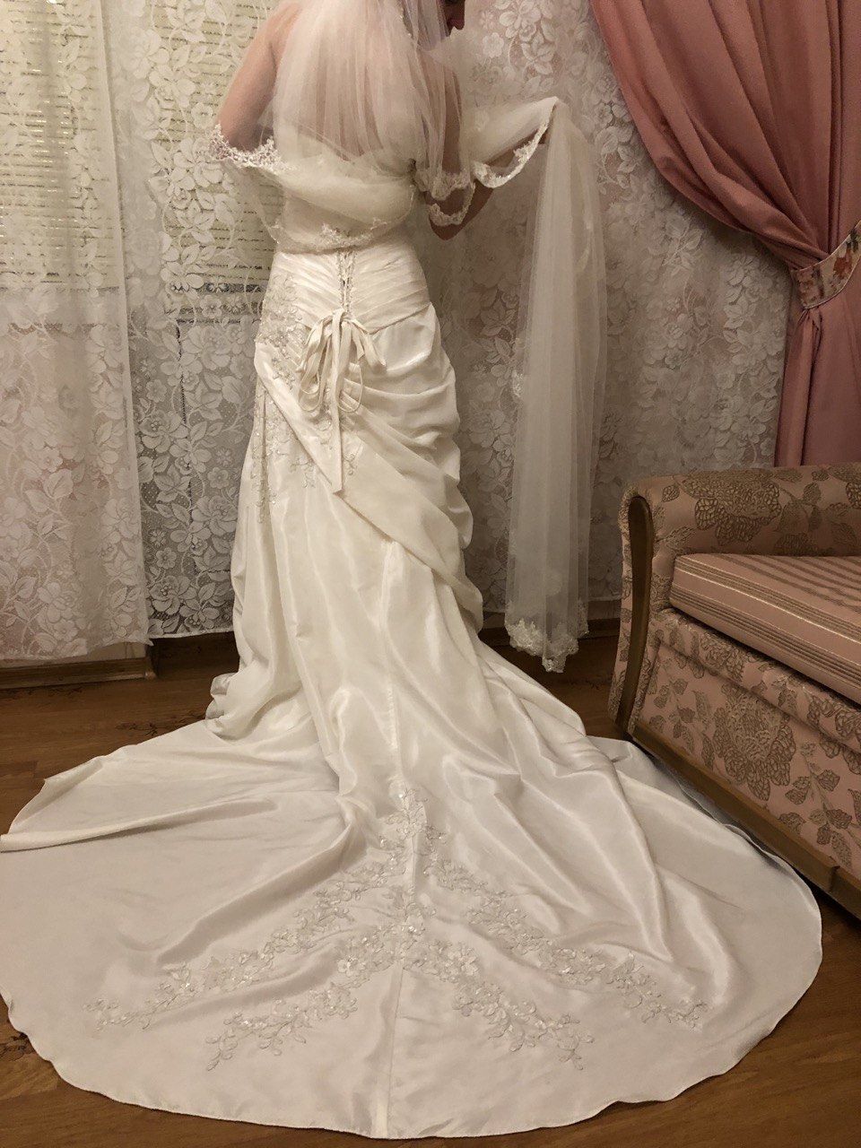 Mori Lee,свадебное платье со шлейфом. 8-10р.