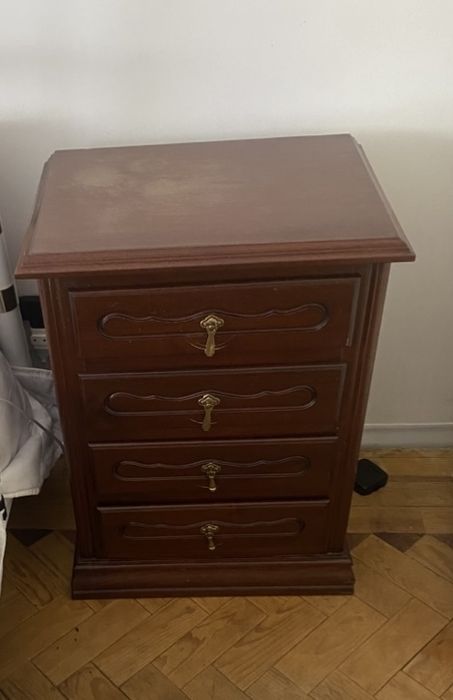 Comoda e duas mesas de cabeceira