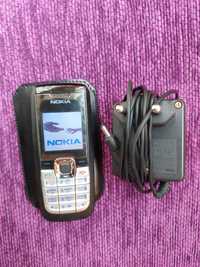 Nokia 2610 в отличном рабочем состоянии с батареей, зарядкой, чехлом