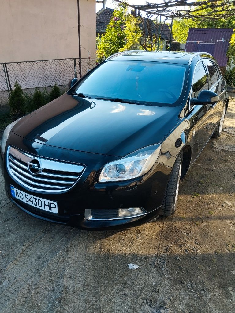 Opel Insignia 2010 Максимальна комплектація