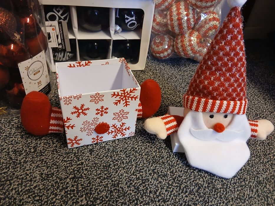 Новорічні іграшки на ялинку