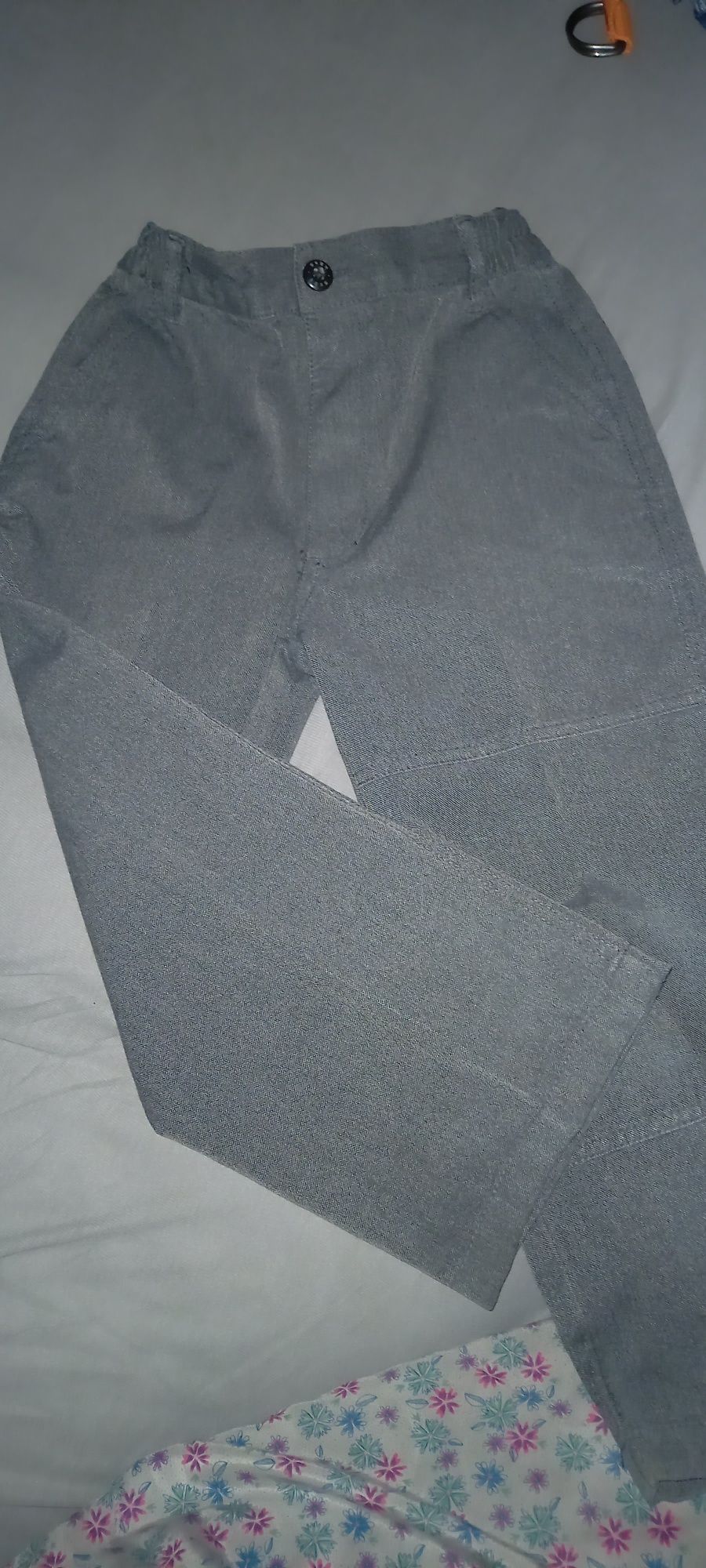 Szare spodnie chłopięce 110 cm, KAXS