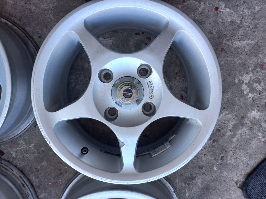 Alufelgi R14 4x114.3 et38 Toyota Nissan