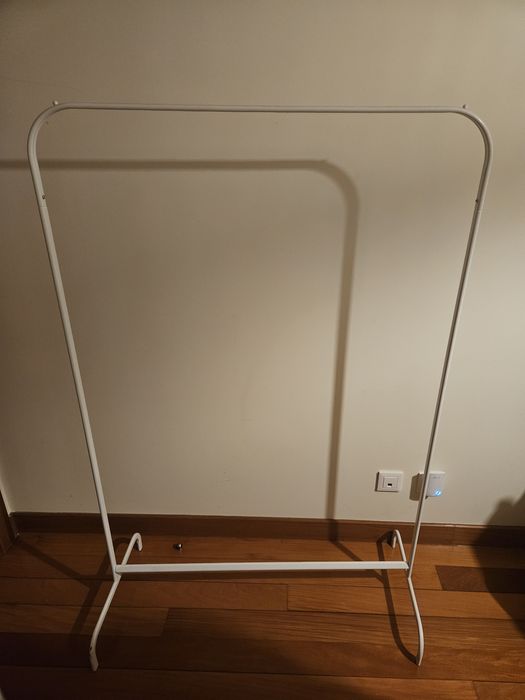 Suporte para cabides