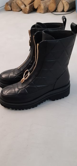 Botins de luxo Lola Cruz