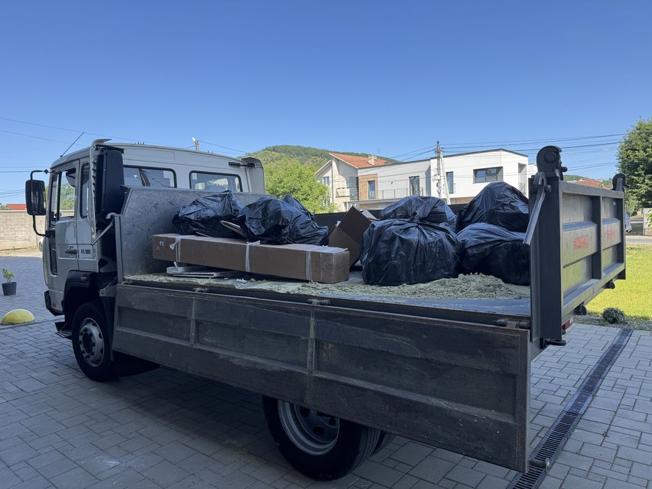 Вивіз сміття з вантажниками