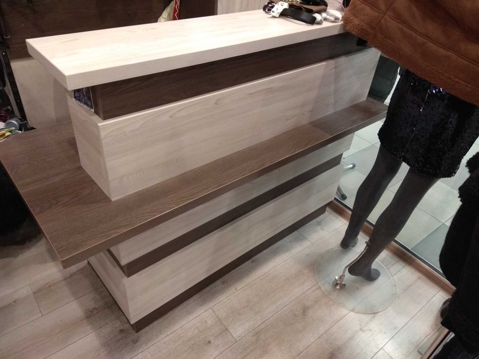 Стіл для магазину рецепшн.