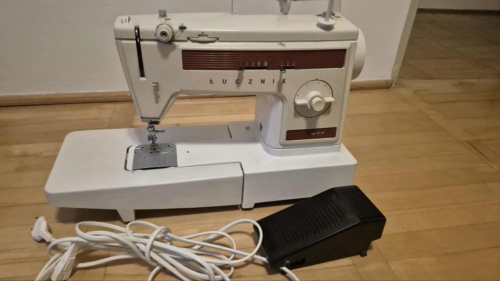 Maszyna do szycia Łucznik 877