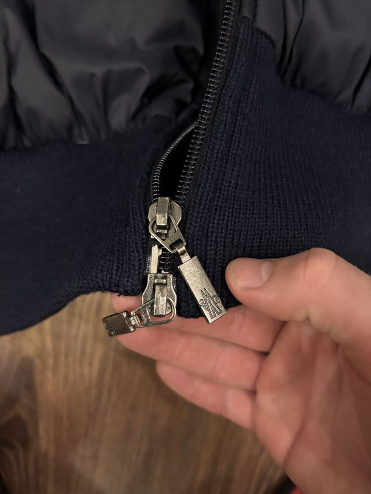 Moncler пуховый бомбер оригинал