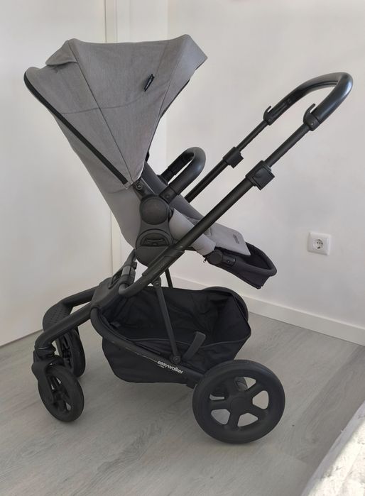 Carrinho bebé com alcofa