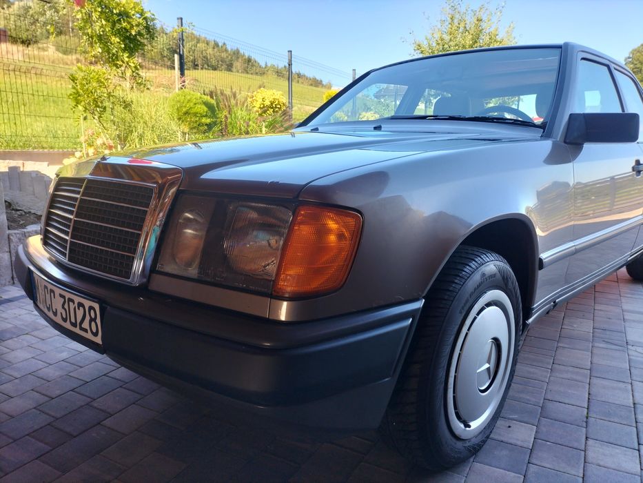 Mercedes-Benz W124 230E • 1988 r. • Automat • 99 660 km