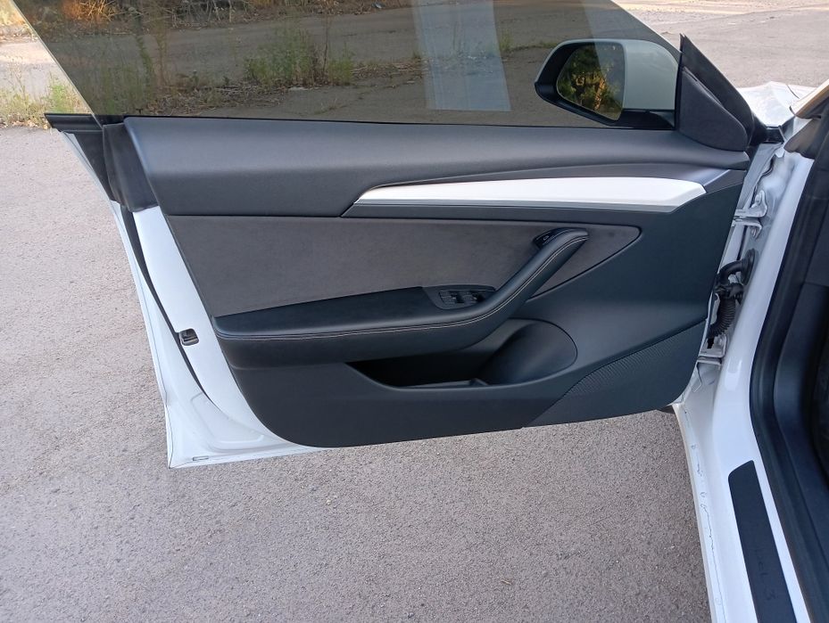 Tesla model 3 performance