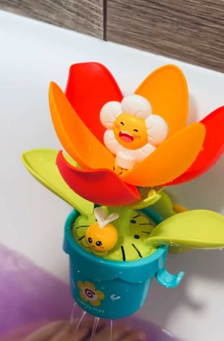 Іграшка для ванни Квітка з лійкою