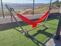 Cama de rede com suporte