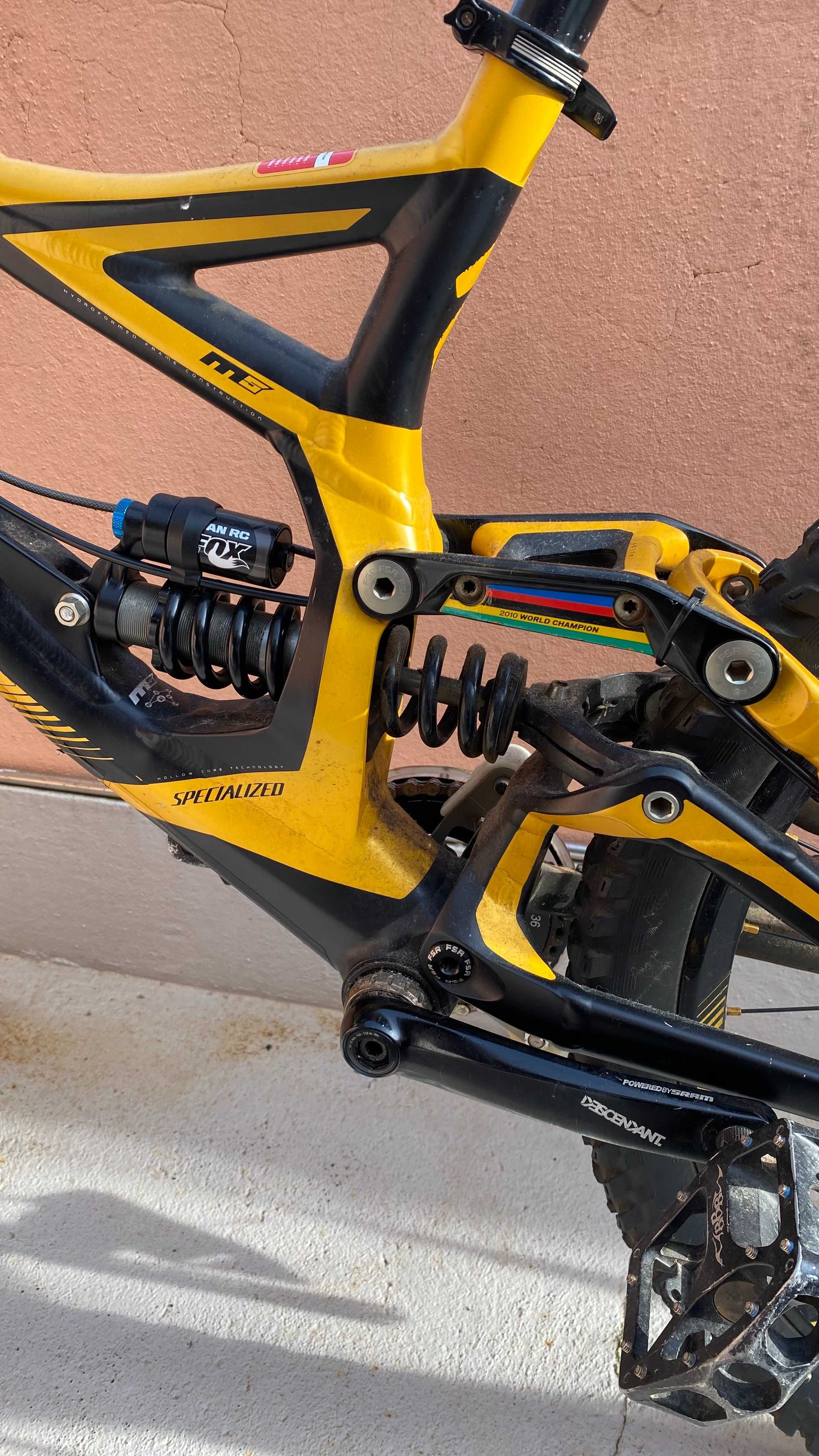 Specialized Demo 8 com Equipamento