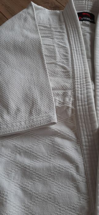 Kimono, strój do judo, karate rozm. 140