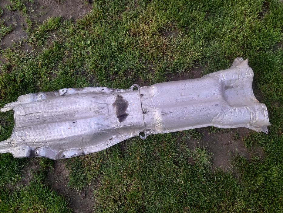 BMW F10 F11 obudowa osłona termiczna wydechu wału