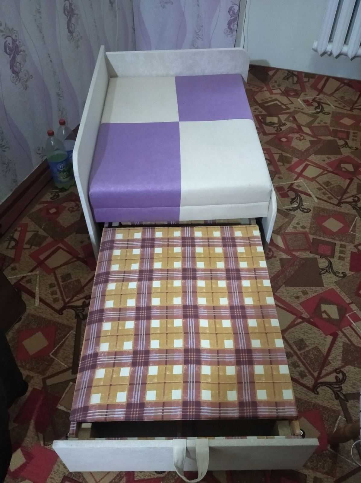 Диван для спальни