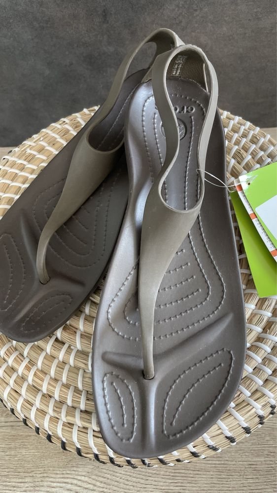 Crocs japonki sexi flip espresso W10 41/42