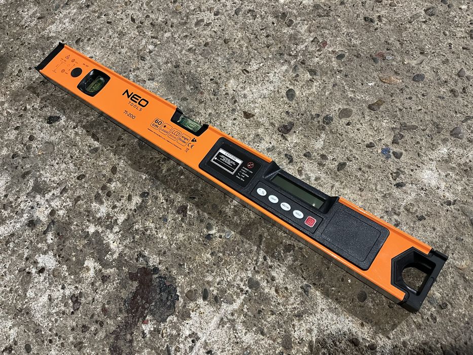 Poziomica elektroniczna z laserem Neo 71-200