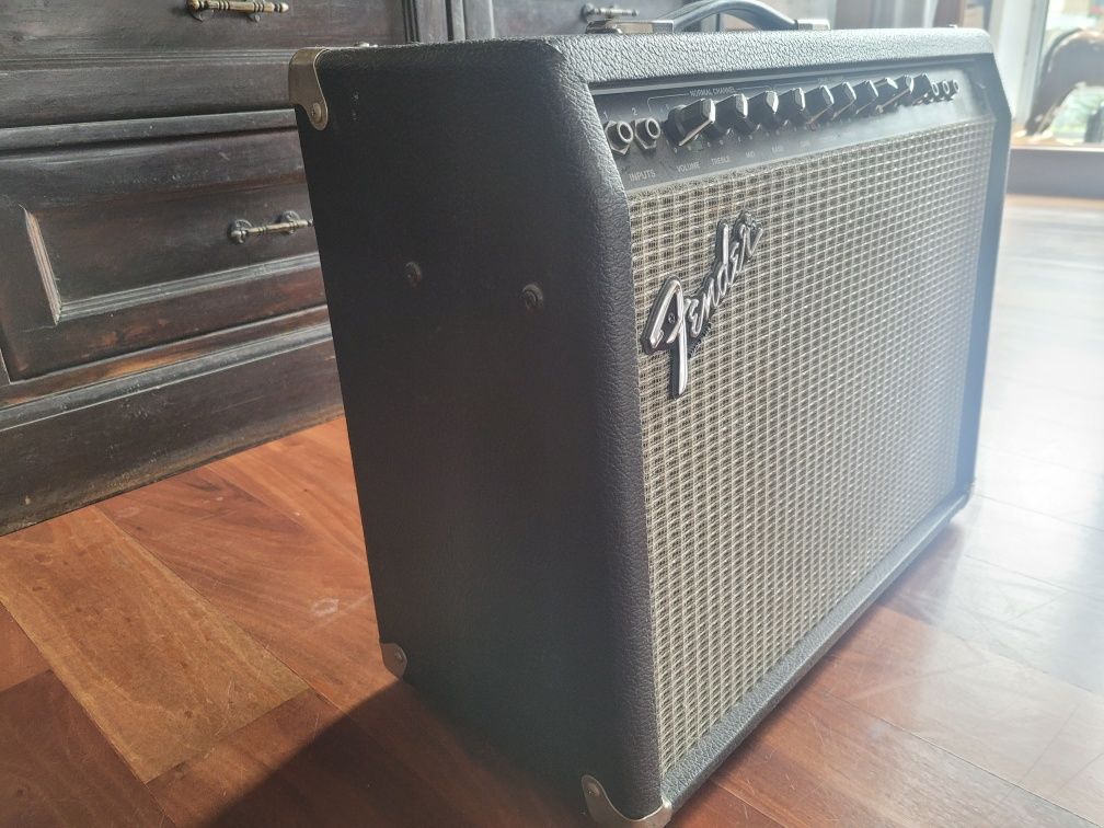 Wzmacniacz gitarowy Fender Deluxe 112 Plus