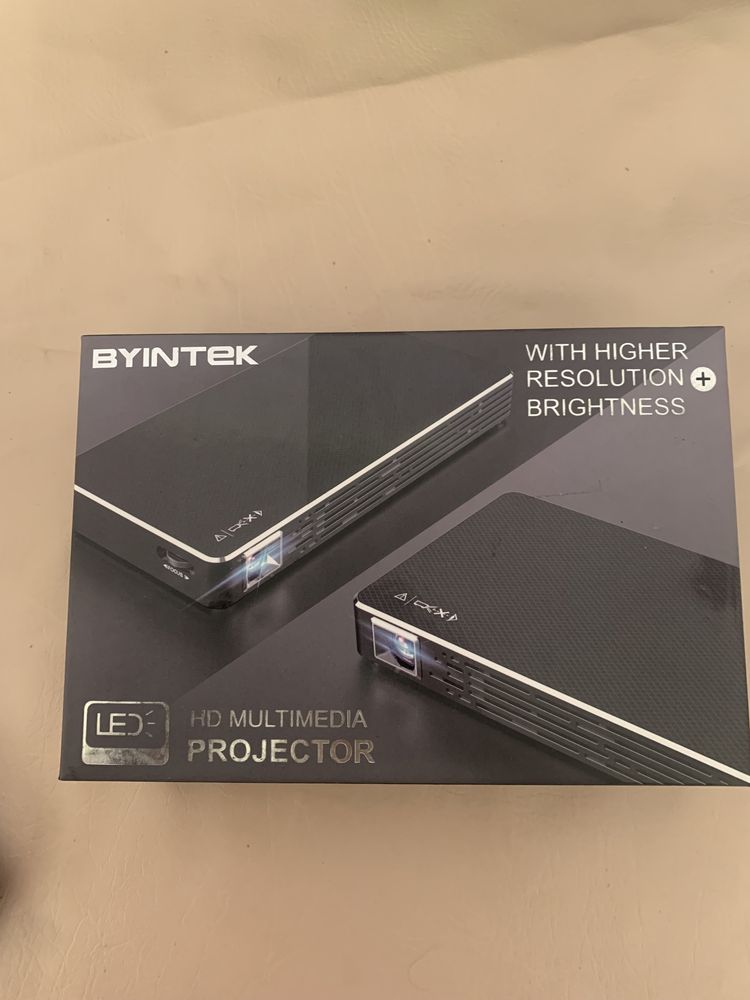 Byintek P10 проектор