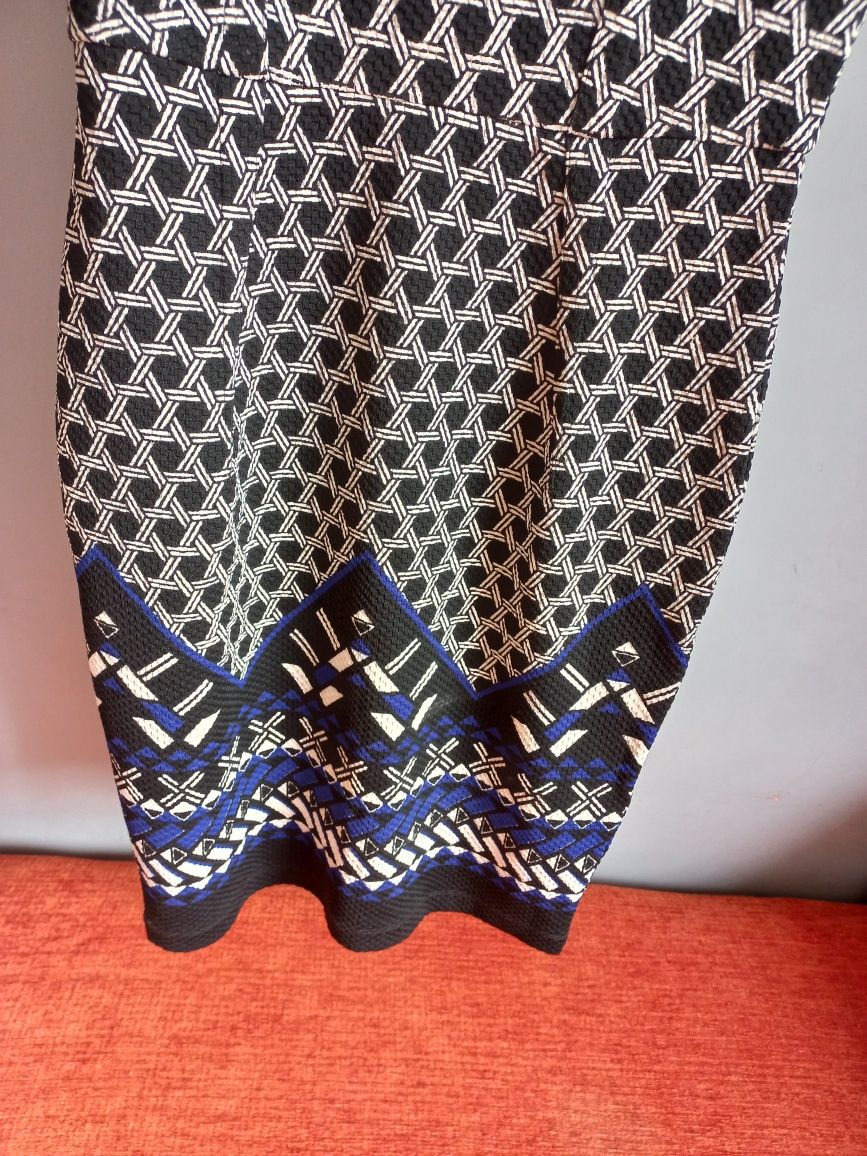 Sukienka midi elegancka H&M, dopasowana, wzory, roz S