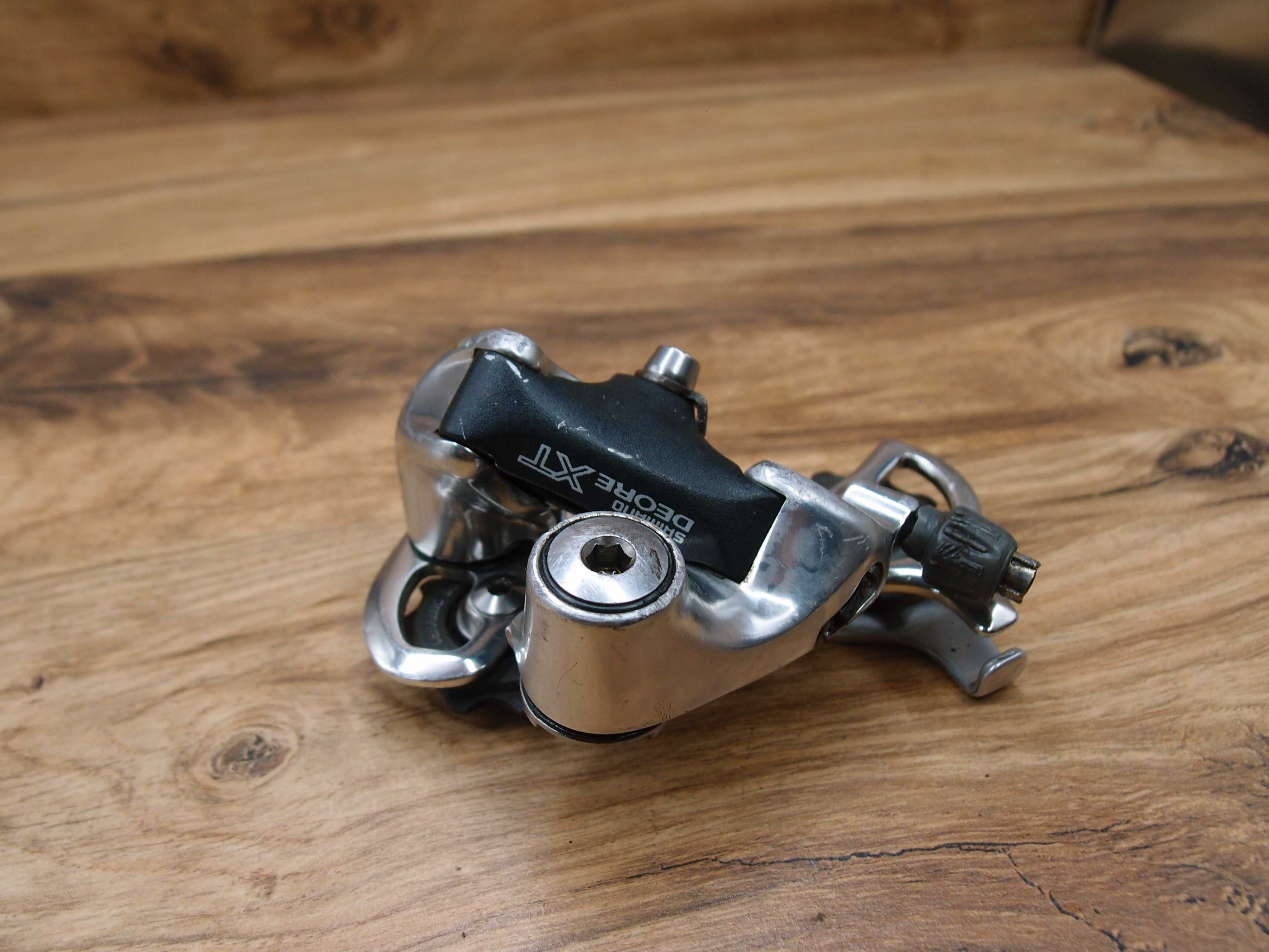 tylna przerzutka Shimano Deore XT RD-M739 średni wózek 8 rzędów retro