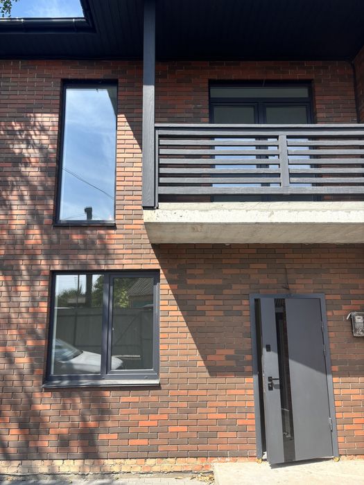 Сучасний квадродуплекс з ремонтом та централізованими комунікаціями