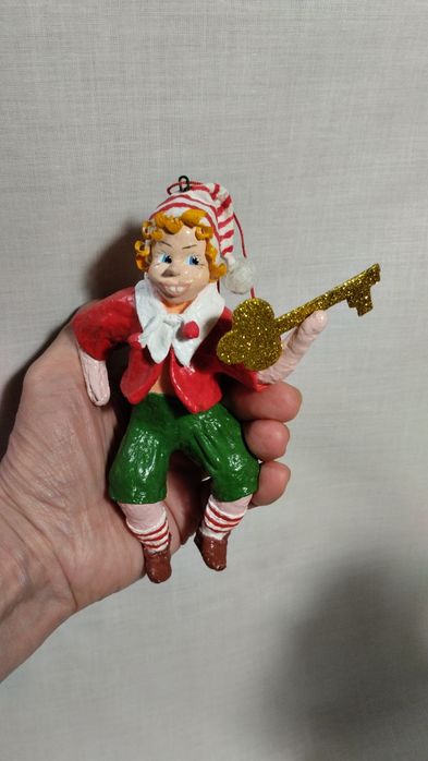 Игрушки из ваты, папье маше.
