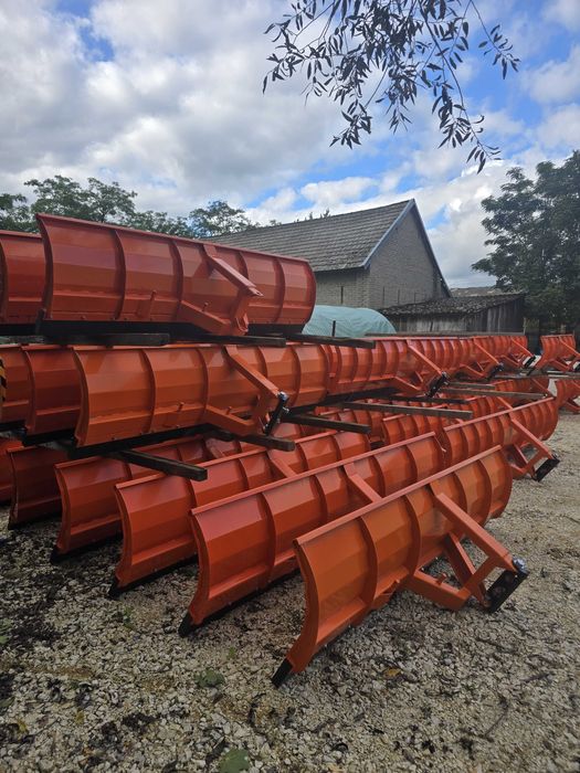 Pług do odśnieżania –różne warianty –do wózka, tura, ciągnika –wysyłka