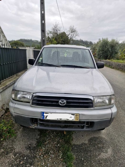 Mazda BT-50 2.5 TD 4x4 – 2001 – Robusta e pronta para tudo!