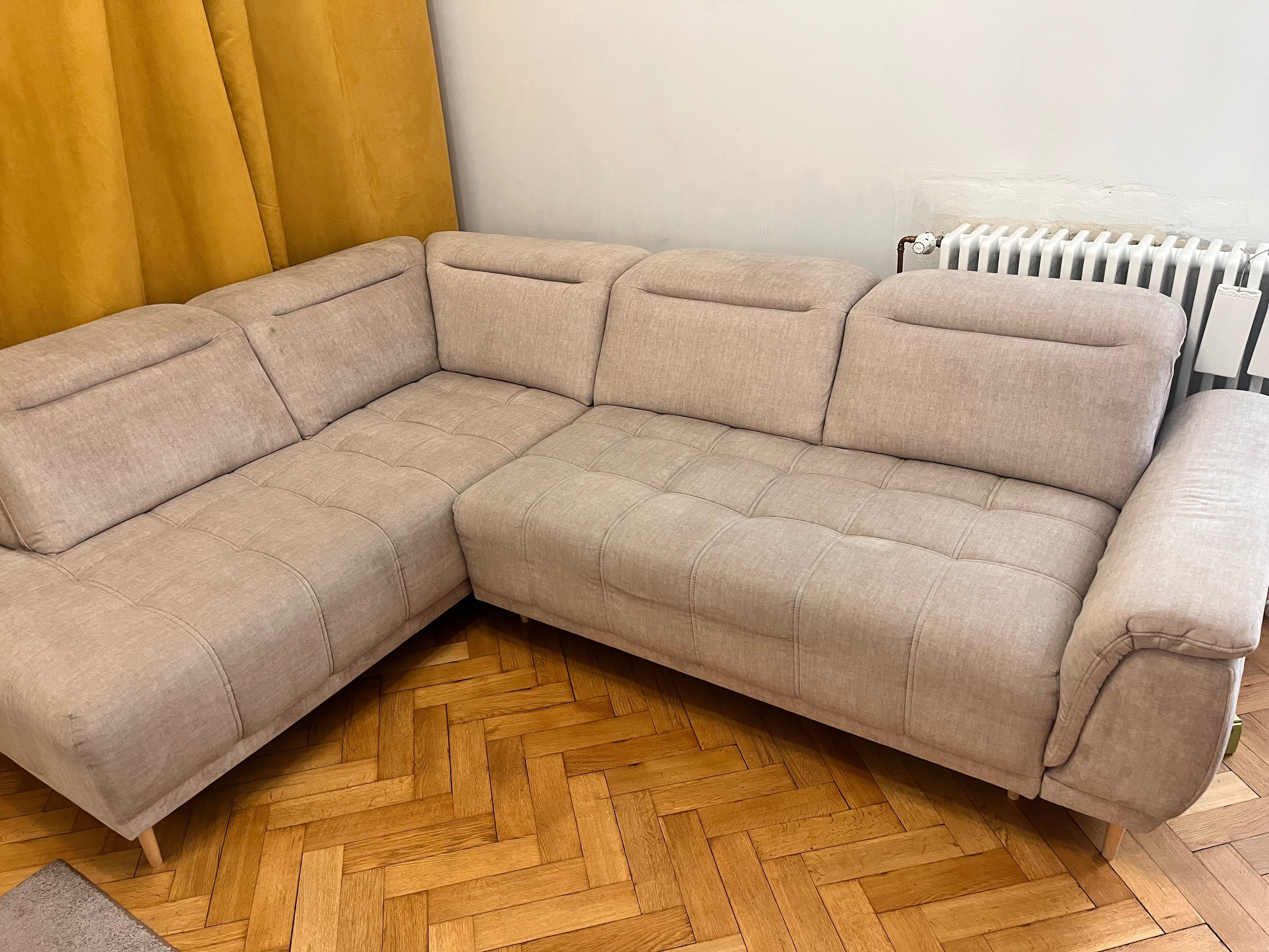 Narożnik z elektrycznie wysuwanym siedziskiem CALVARO