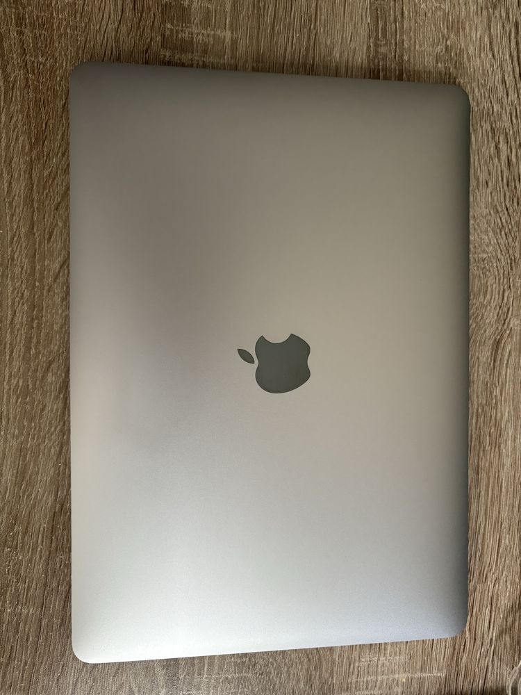 Macbook air M1 8/256