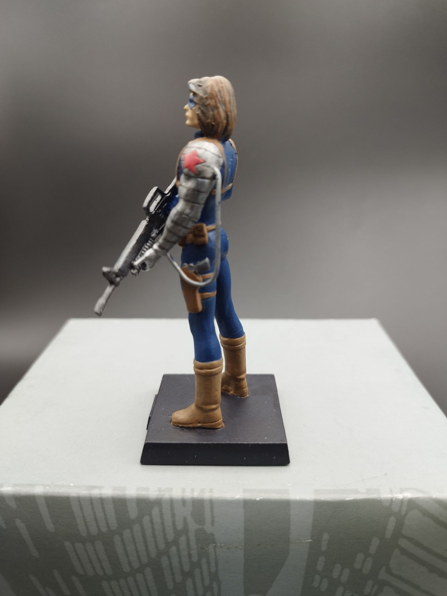 Figurka Marvel klasyczna Winter Soldier #85 ok 8 cm figurka ciężka