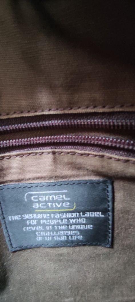 Bolsa a tiracolo  castanha- Camel active -
em pele natural