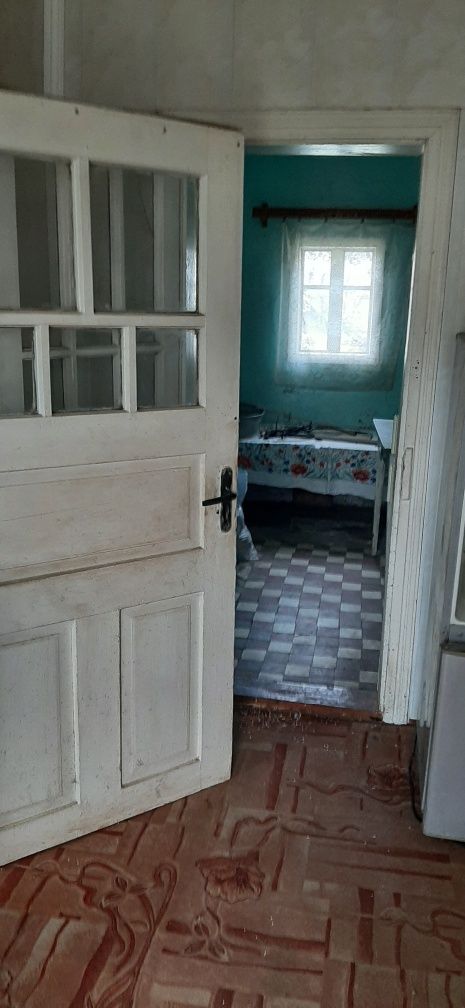 Продається будинок  з ставком  ,в с.Брусенки.Кицманский р.