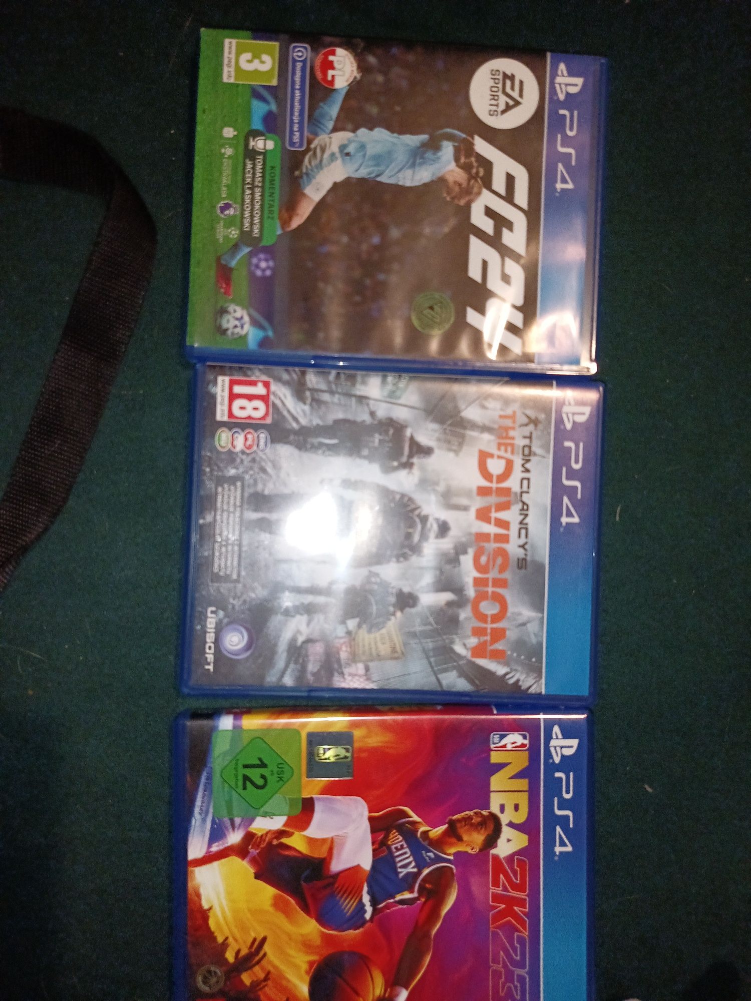 Sprzedam konsolę PS4slim 500GB