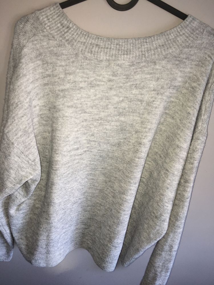 Szary sweterek z H&M
