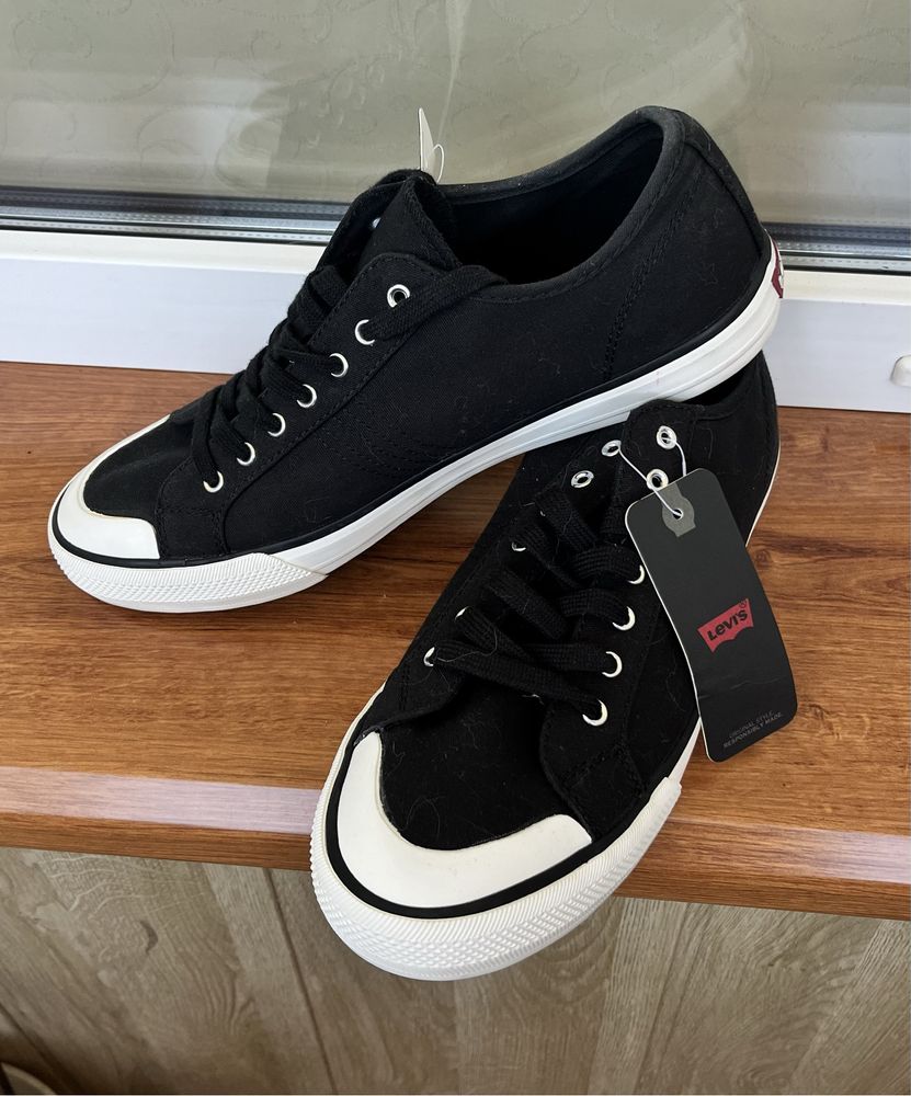 Оригінальні кеди Levis