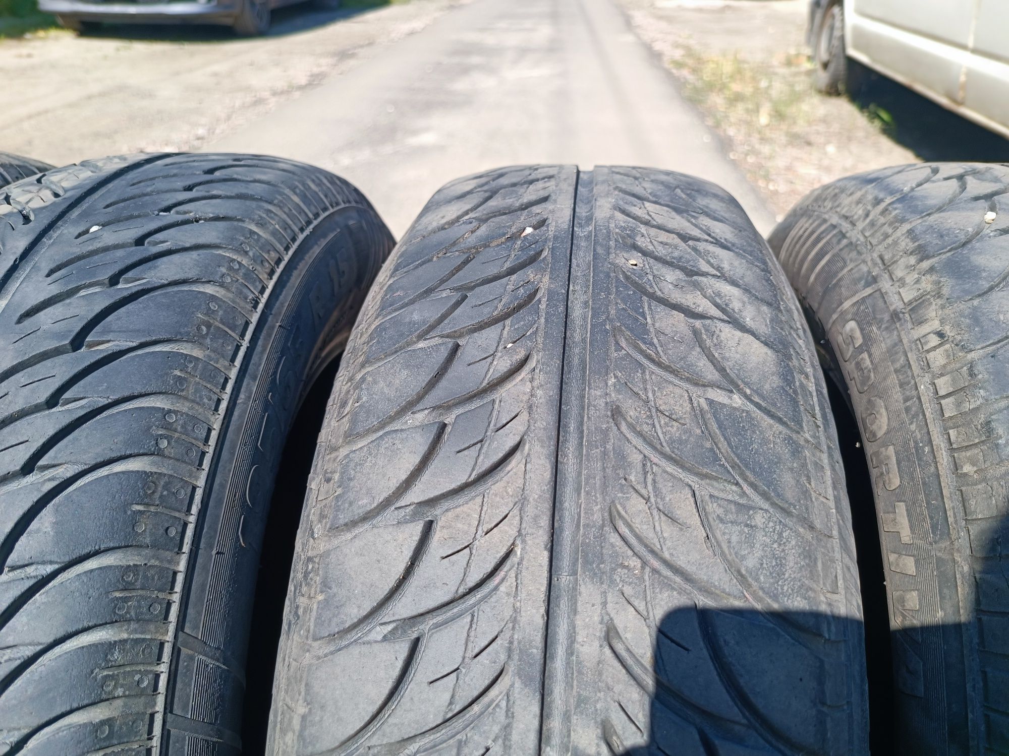 Літня гума 195/65 R15