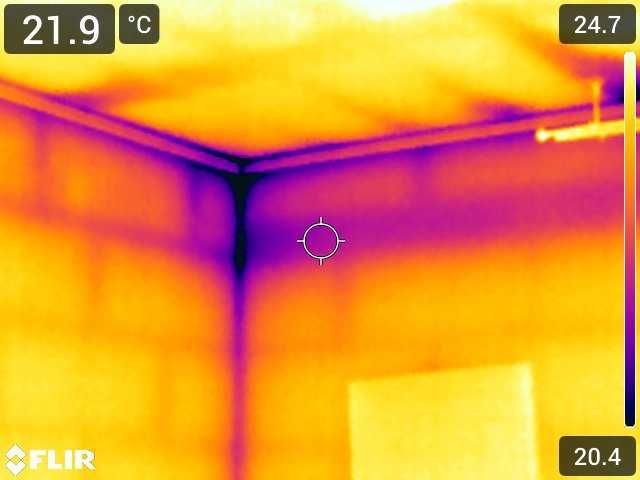 Badania kamerą termowizyjną/wykrywanie usterek budowlanych