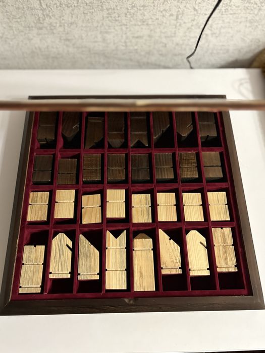 Продам дизайнерські шахмати ручноі роботи