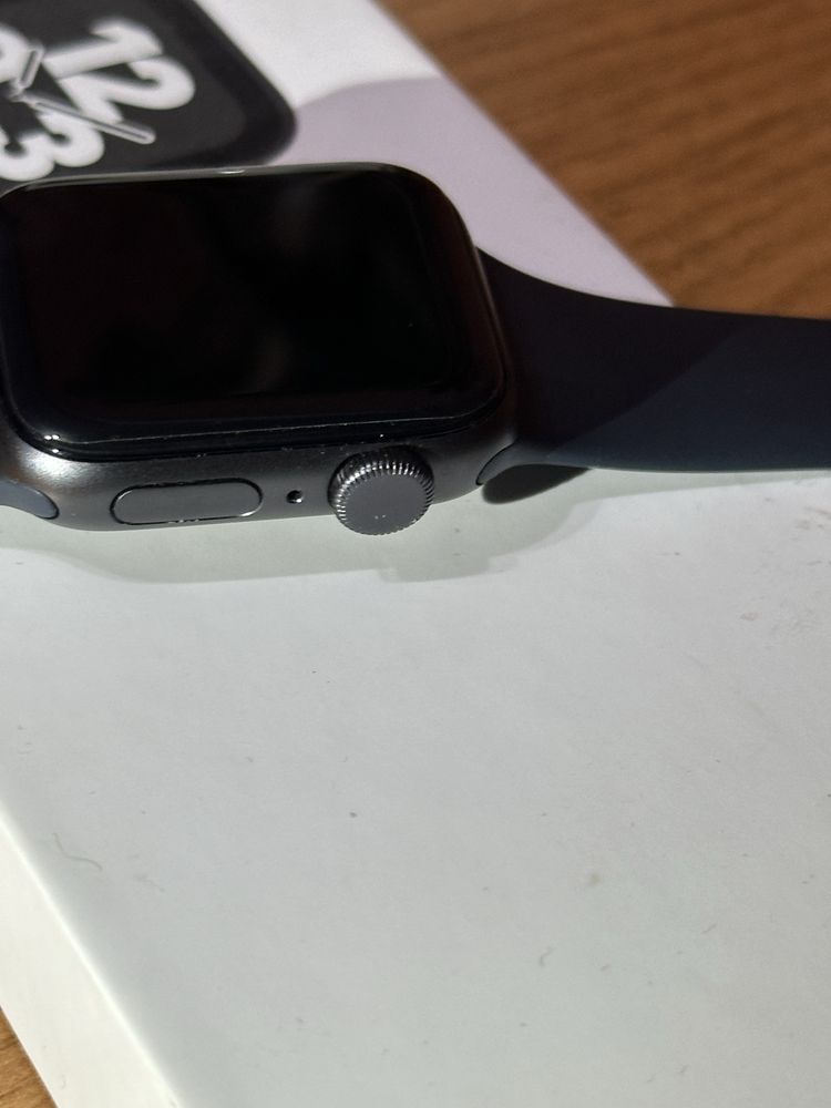 Apple Watch SE 40 mm Space Gray