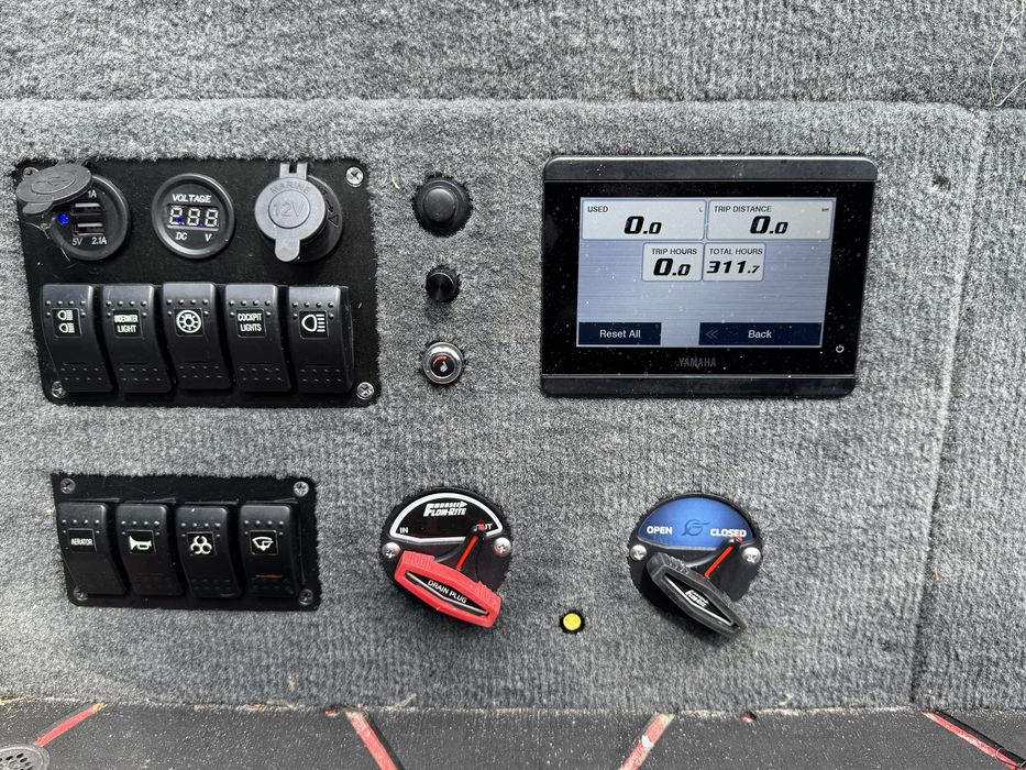 Продам човен Alba Silver Bollet