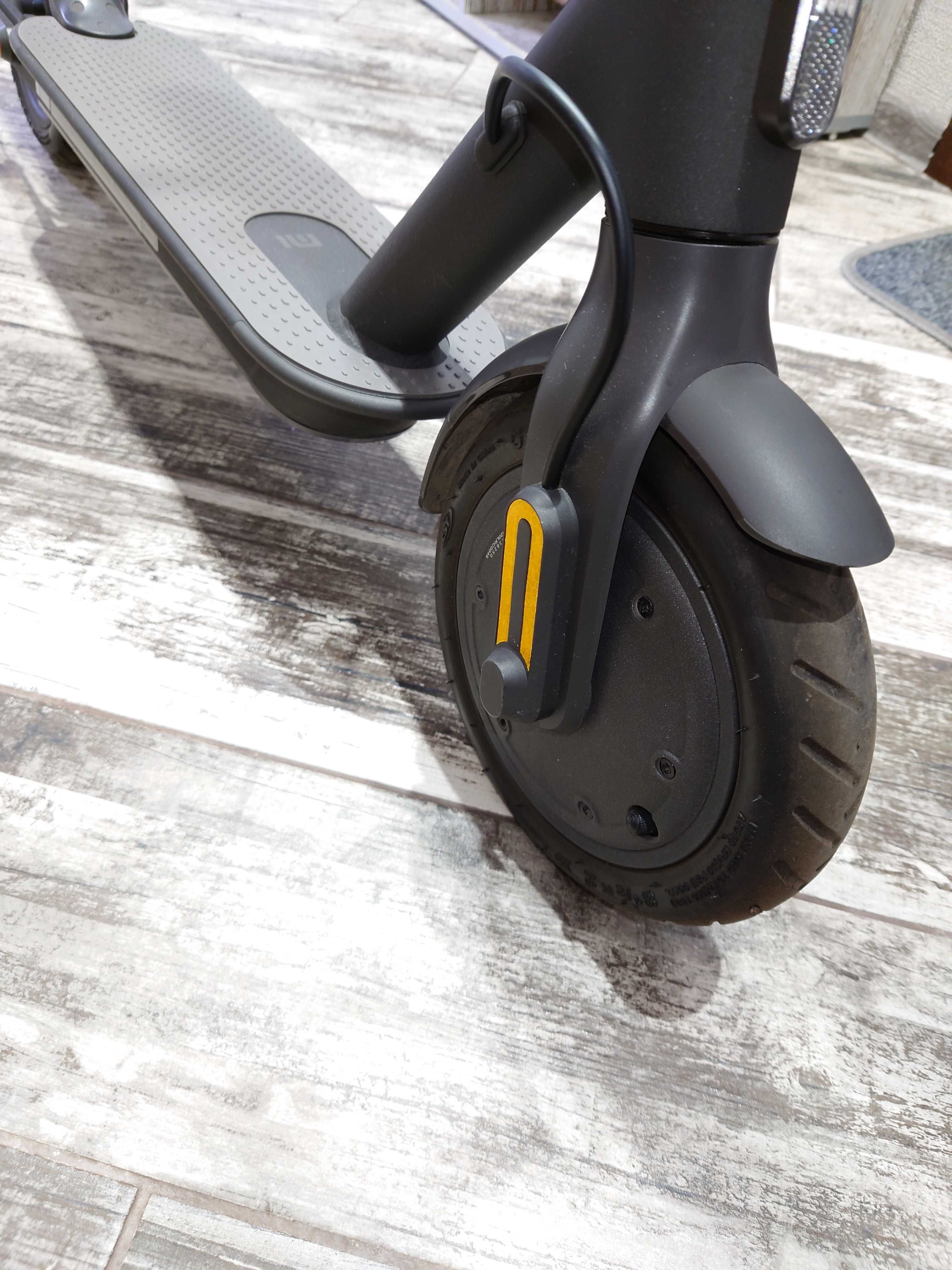 Продам Xiaomi Mi Electric Scooter 1S Black